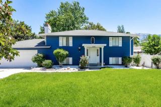 Beautiful Home with Mountain Views - Sandy - 0