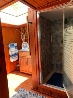 ROMATIC WATERFALL CABIN in the Rainforest - Honokaa - 7