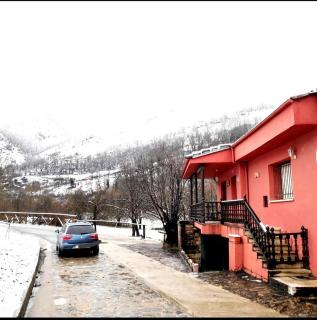 La casina Redes -Tlf 67964 nueve cero tres uno - Villamorey - 2