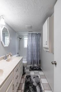 Beautiful Home with Mountain Views - Sandy - 6