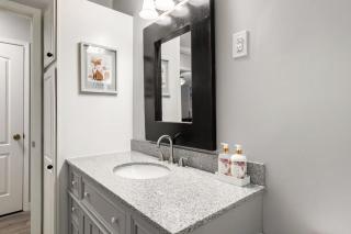 Beautiful Home with Mountain Views - Sandy - 1