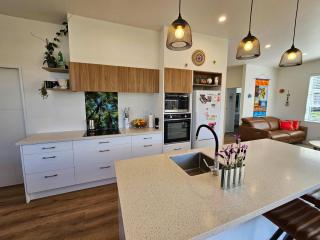 Private Hideaway with Beach & Marina Access - Waikawa - 5