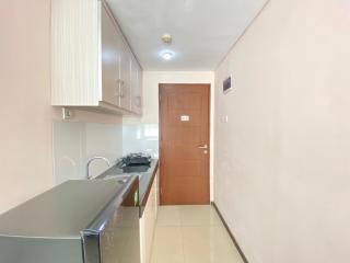 Simply Bright Studio Room at Gateway Pasteur Apartment By Travelio - 8