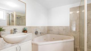 The Entrance Unit 5 - Kawana Waters - 4