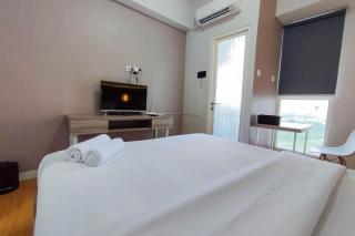 Comfort 1BR at Amartha View Apartment By Travelio - Semarang - 5