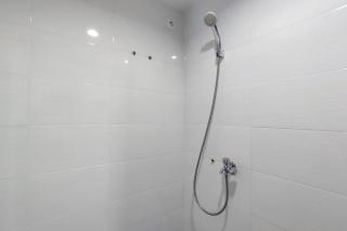 Comfort 1BR at Amartha View Apartment By Travelio - Semarang - 4