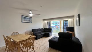 #3 Dulkara, No Roads To Cross To Kings Beach - Caloundra - 9