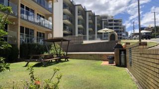 #3 Dulkara, No Roads To Cross To Kings Beach - Caloundra - 2