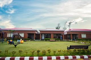 Prasant On Beach Resort !! LIFT - WIFI -Restaurant-Parking facilities-Newly Decorated Room !! - Mandarmani - 3