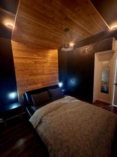 Charming & Compact Retreat - St. Albert - 0