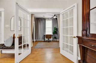 NEW! Fun & style Eastside MKE Best Day Townhouse - Milwaukee - 6