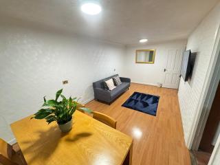 TKS Modern 1BED Flat, London - 2