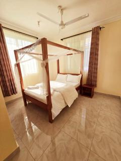 Seabreeze Escape 2-Bedroom Master Ensuite - Mtwapa - 5