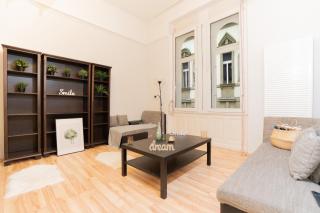nice 5-room apartment in the heart of the city center near the synagogue - Budapest - 1