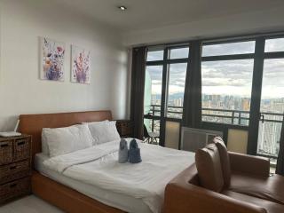 Gramercy Studio on 52nd Floor Rockwell View Free WiFi - Manila - 4