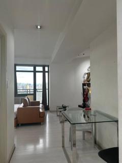 Gramercy Studio on 52nd Floor Rockwell View Free WiFi - Manila - 2