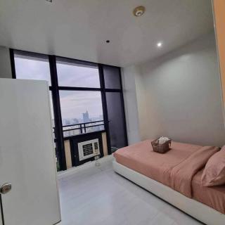 Gramercy Residences Two Bedroom on 60th Floor - Manila - 6