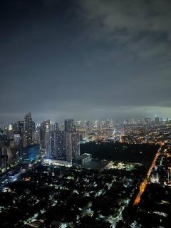 Gramercy Residences Two Bedroom on 60th Floor - Manila - 3