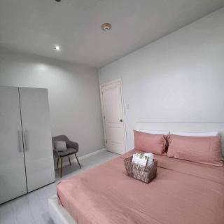 Gramercy Residences Two Bedroom on 60th Floor - Manila - 2