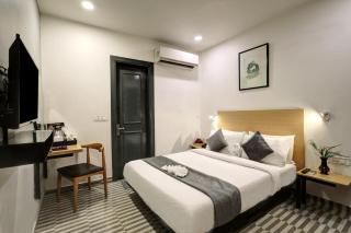 Hotel The Rasa Near Welcome Metro Station - New Delhi - 9