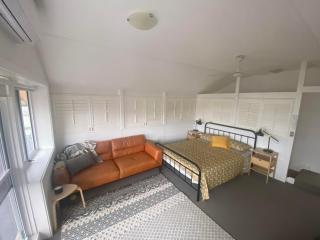 Magical Hardy's Bay Waterfront Apartment - Killcare - 1