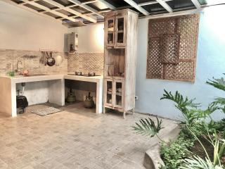 Ubud Auroville bright wooden home with kitchen - Ubud - 1
