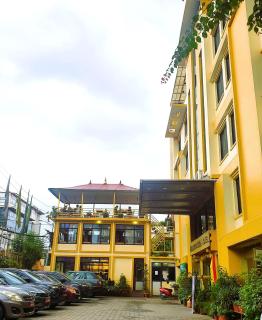 Yellow Pagoda Hotel - 9