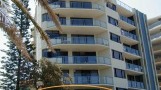 The Beach At Your Doorstep! - Caloundra - 9