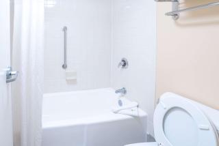 Quality Inn Palm Beach International Airport - 4