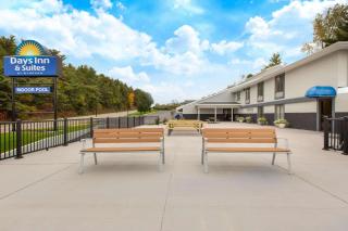 Days Inn & Suites by Wyndham Wisconsin Dells - Wisconsin Dells - 8