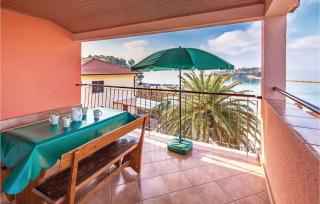 Nice Apartment In Banjol With Kitchen - 9