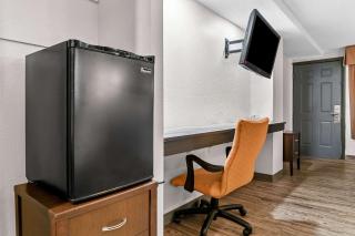 Rodeway Inn & Suites Saginaw I-675 - 4