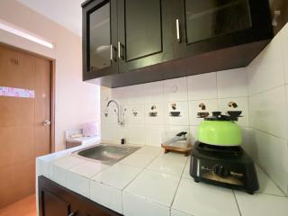 Spacious 2BR at Gateway Ahmad Yani Apartment By Travelio - Bandung - 4
