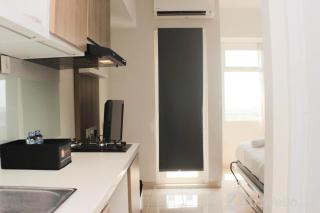 Great Location Studio Room at Springlake Summarecon Bekasi Apartment By Travelio - 9