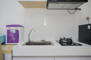 High Floor and Minimalist Studio Room at M-Town Residence Apartment By Travelio - 3