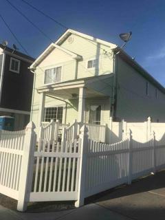 Beach House 2Car parking Beach Subway City JFK USB - 2