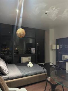 Penthouse Studio Highspeed Wi Fi Smart TV Pool GYM - Manila - 8