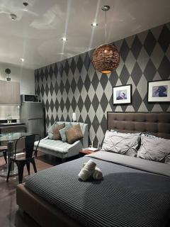Penthouse Studio Highspeed Wi Fi Smart TV Pool GYM - Manila - 5