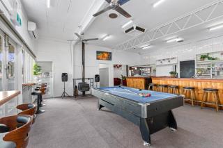 Your Own Pub near Murray - Sleeps 21 - Torrumbarry - 0