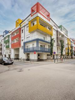 Viola Apartment - free parking and balcony - Budapest - 3