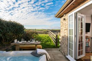 Badgers Way - with hot tub - 7