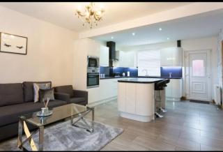 The Light Villa House Entire luxury 3 bedrooms - Killingbeck - 3