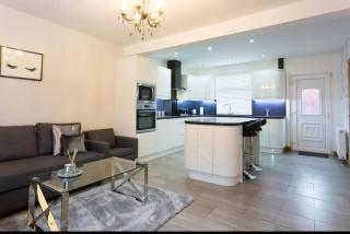 The Light Villa House Entire luxury 3 bedrooms - Killingbeck - 1
