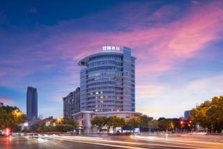 Anya Hotel -Next to Jiefang West Bar Street 2 minutes to the subway station free coffee free laundry free gym, huge windows - Changsha - 8