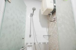Attractive 1BR Apartment at Royal Olive Residence By Travelio - Jakarta - 3