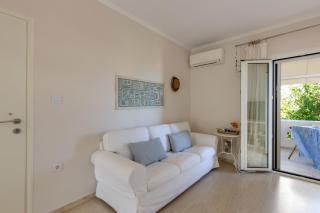 Sunny Comfortable Apartment - Kalathas - 3