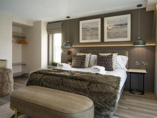 Arran Shores Luxury Shorefront Apartment 8 - 1