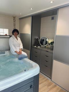 Appartement moderne à La Ferrière-aux-Étangs de 55 m² avec jacuzzi - La Ferrière-aux-Étangs - 4