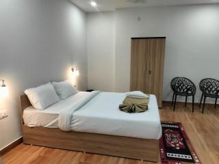 The Pinnacle Inn - Guwahati - 4