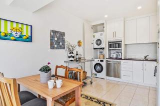 Karinya apartment waterfront views - 2 Bed 2 Bath - Lindisfarne - 3